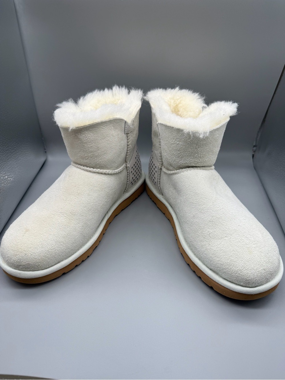 UGG Women’s Mini Bailey Button Geo Perf White Twinface Boots | Size 6 | Rare NIB - Picture 9 of 13